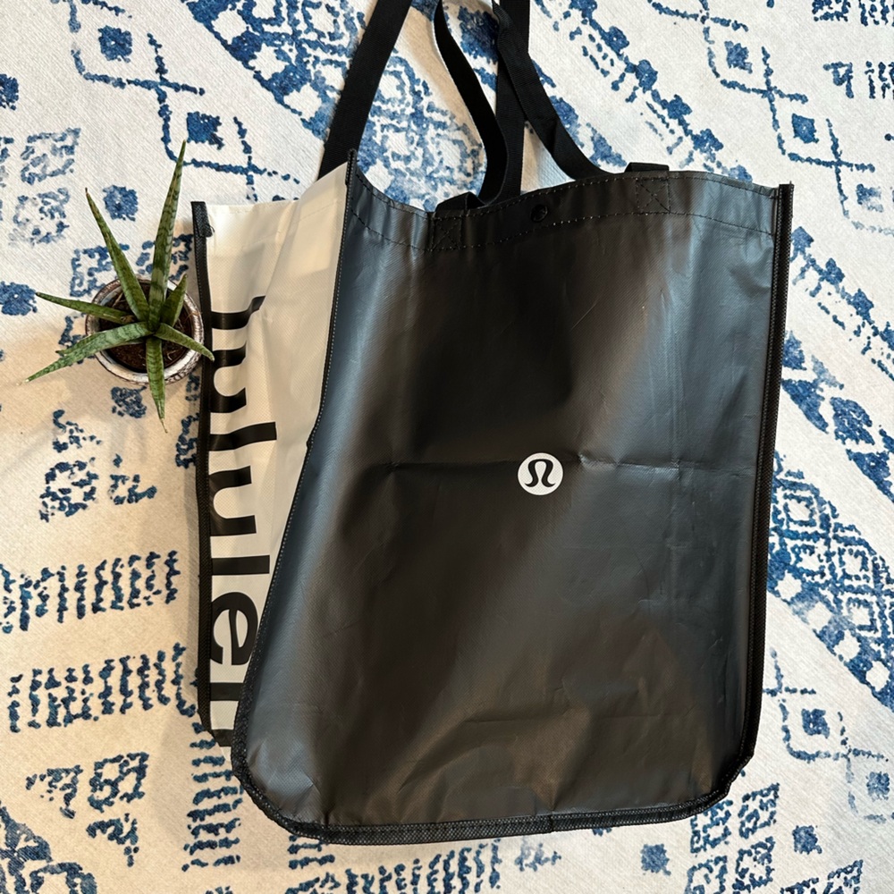 Lululemon Medium Reusable Shopping Bag